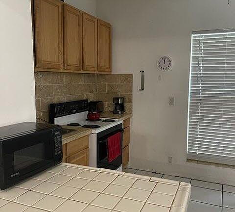 4th image of 2811 Indian Creek Dr APT A