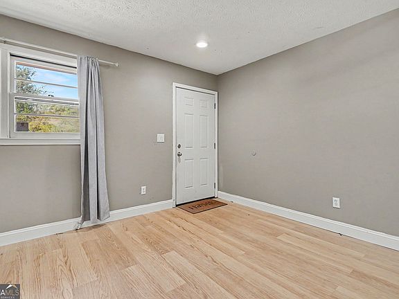 4th image of 107 Hill Lake Rd