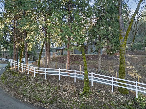 3rd image of 745 Crother Rd