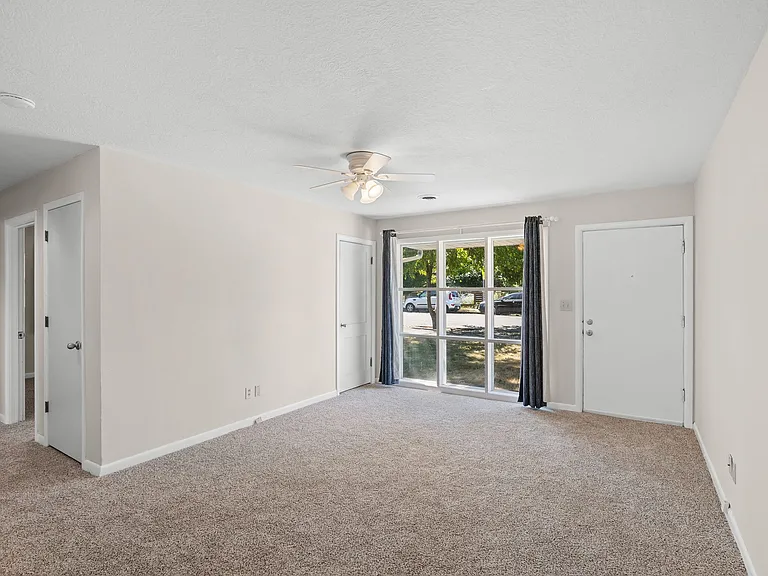 5259 N Oberlin St — Photo 4