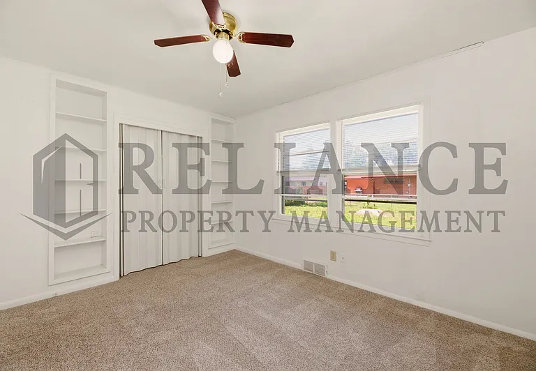 2425 N Marigold Ln — Photo 32