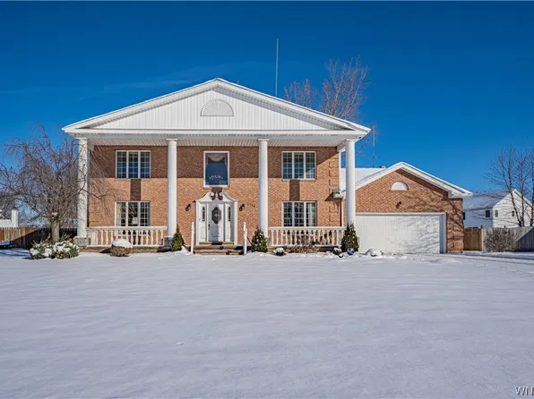 4784 Lauren Ct, Lewiston, NY 14092