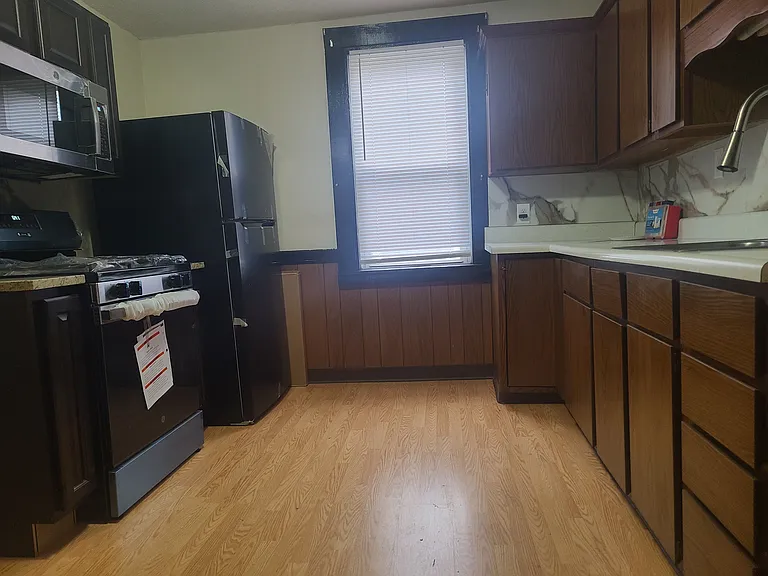 27 Wilcox St #1L — Photo 7