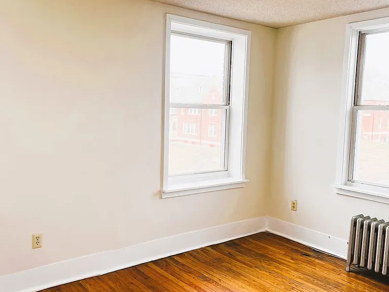 638 Tyler Street — Photo 3
