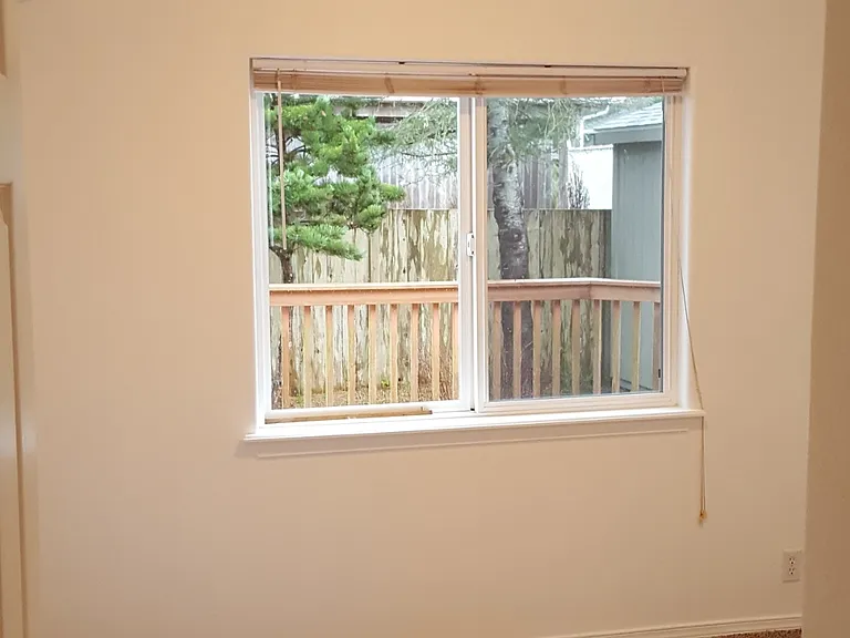 NW Cedar St — Photo 18