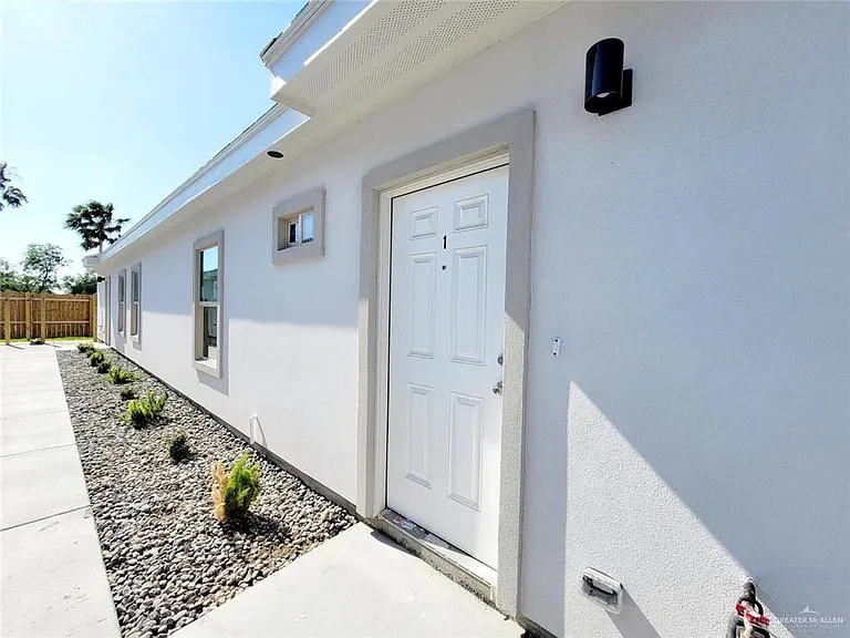 7106 N 56th Ln #2 — Photo 3