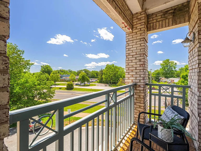 810 Belmont Bay Dr #201 — Photo 36