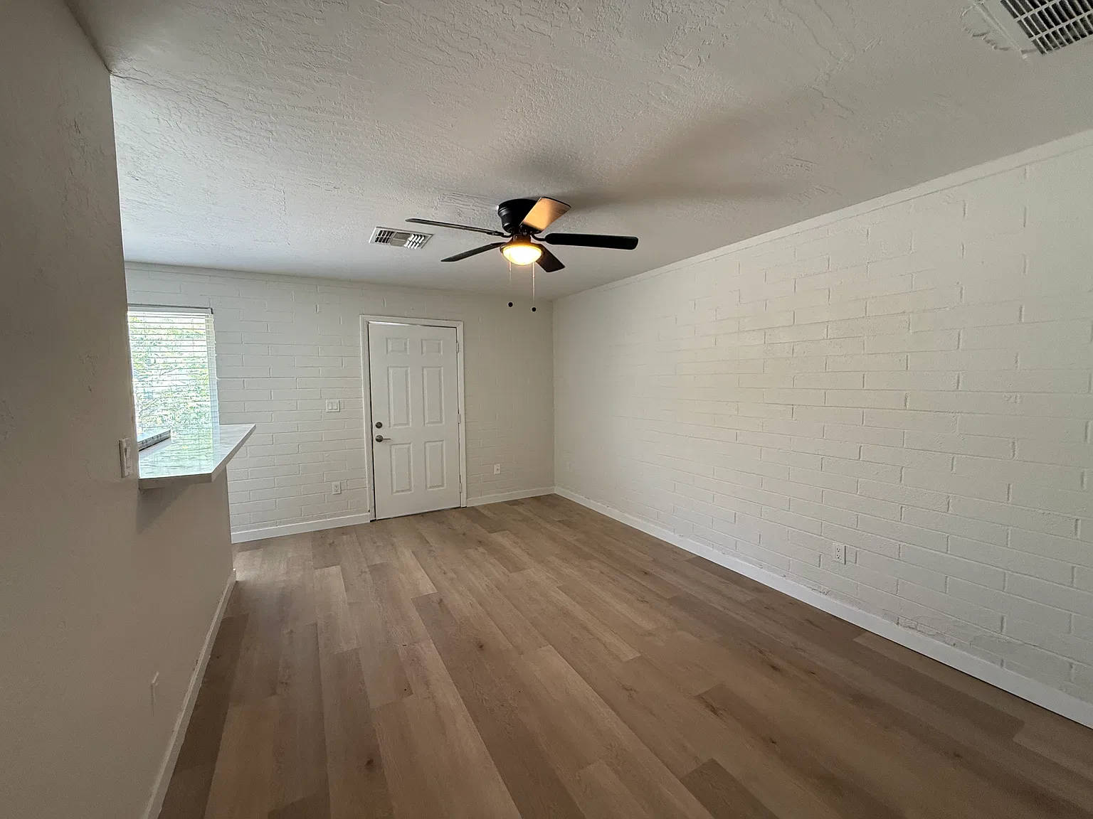 2 bed, 656 sqft, $1,395 — Photo 3