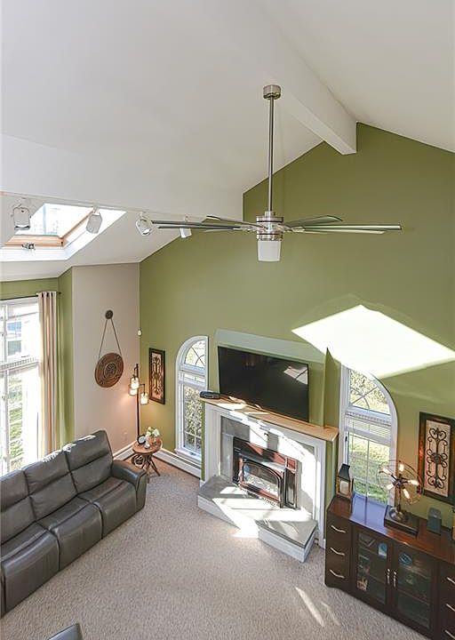 18 Sherman Ave Bristol, RI, 02809 Apartments for Rent Zillow