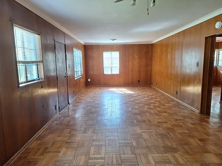 2631 N Dunn St — Photo 9