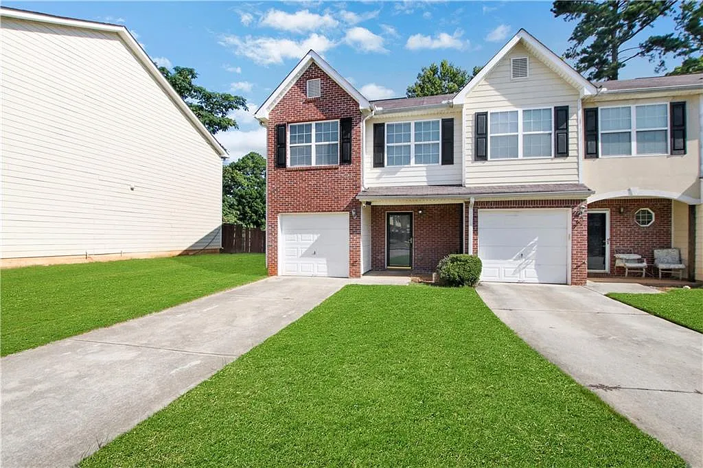 3 bed, 2.5 bath, 1580 sqft, $1,695 — Photo 3
