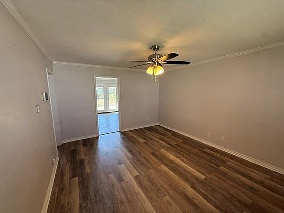 5th image of 1211 Rose Dr