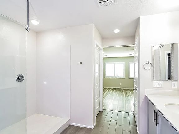 5th image of 229 Heathrow Lake Ave #2007