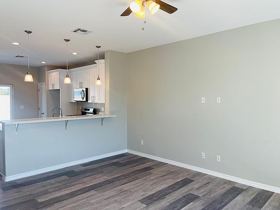4th image of 1744 Dean Dr