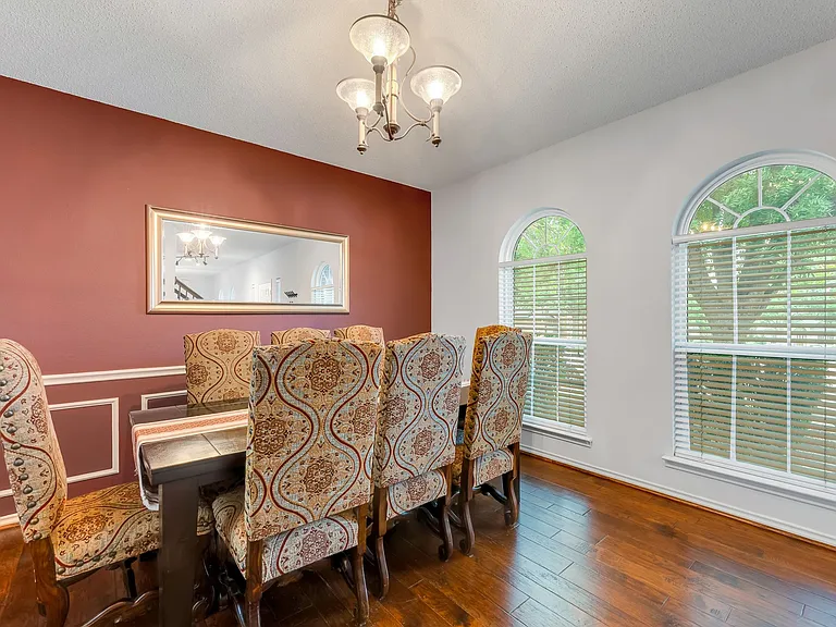 821 Cornell Ln — Photo 11