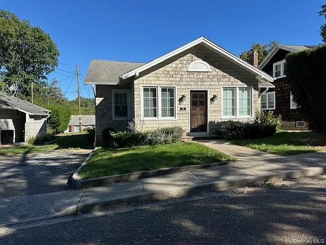 39 Hillside Ave