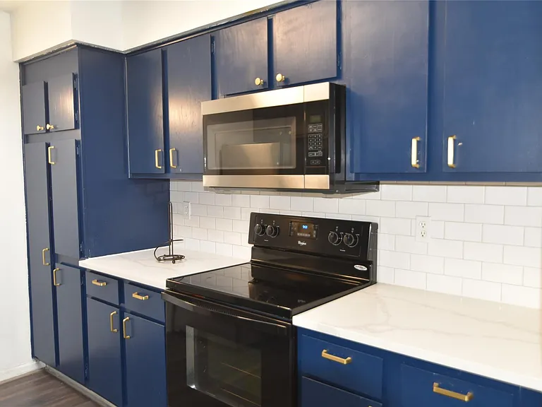9809 Richmond Ave #E7 — Photo 11