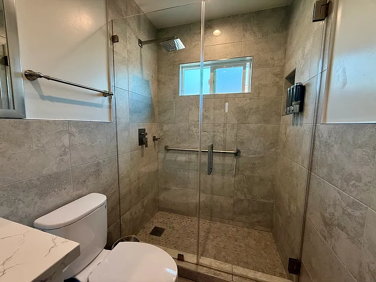 2428 N Lincoln St — Photo 16
