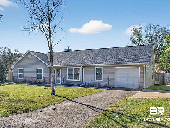3rd image of 2 Magnolia Cir