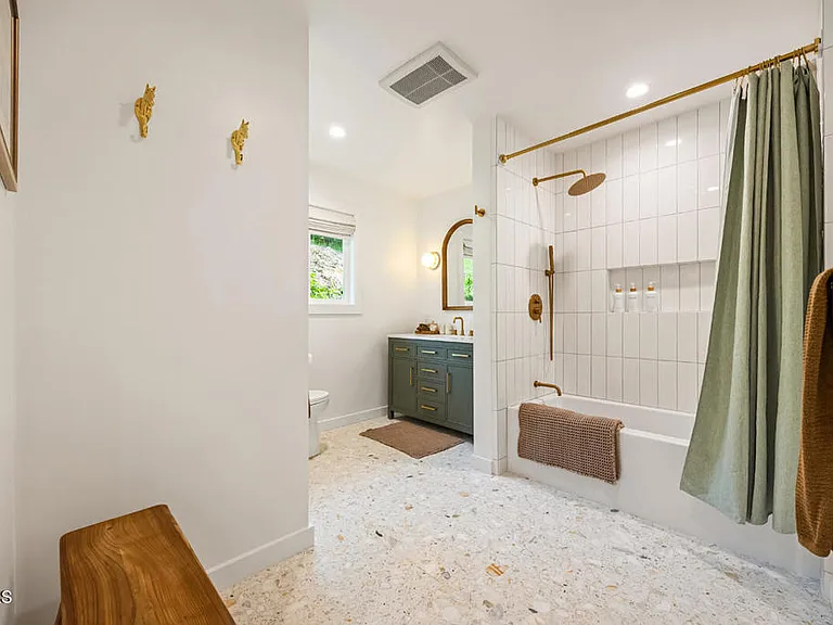 107 Alto Dr — Photo 26