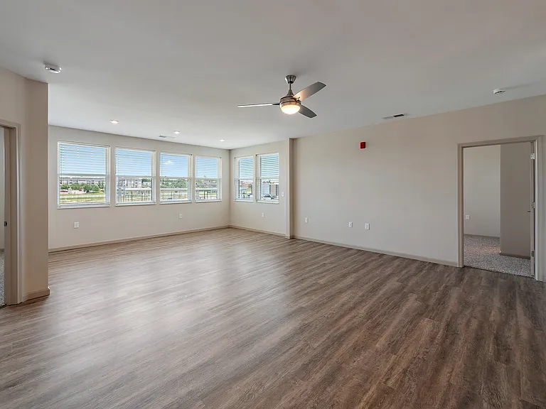 19Nineteen Promenade — Photo 114
