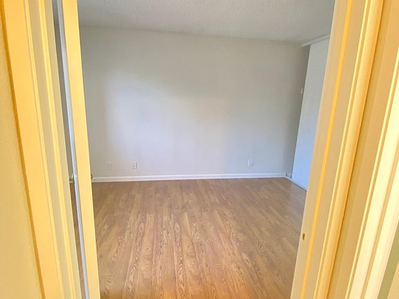 3rd image of 213 Entrada Plz
