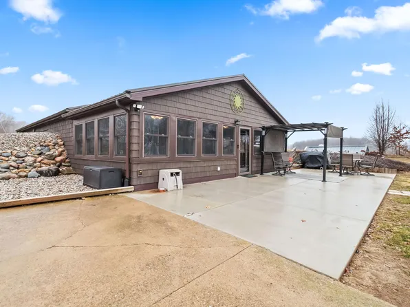 3250 W Hastings Lake Rd, Jonesville, MI 49250