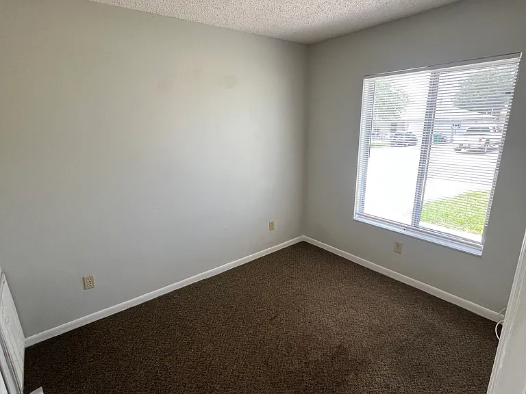2257 Palmwood Dr — Photo 2