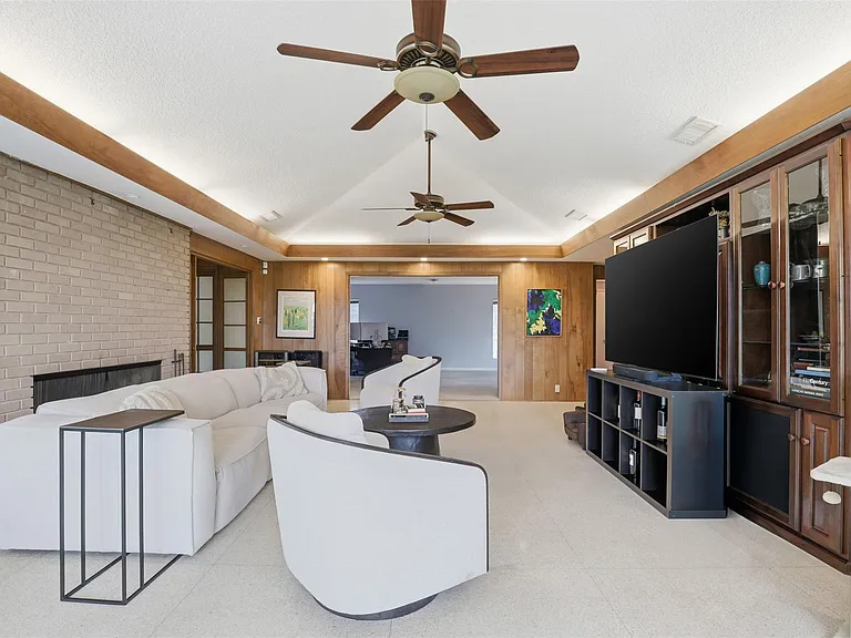 6808 Mesa Dr — Photo 4