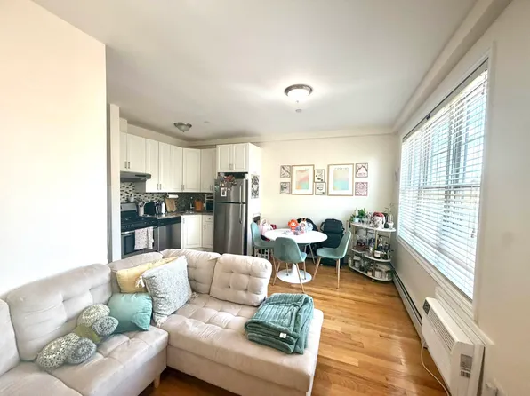 28-40 49th St #C, Astoria, NY 11103