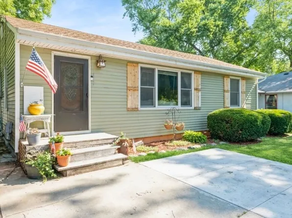 1349 McKinley Ave, Des Moines, IA 50315