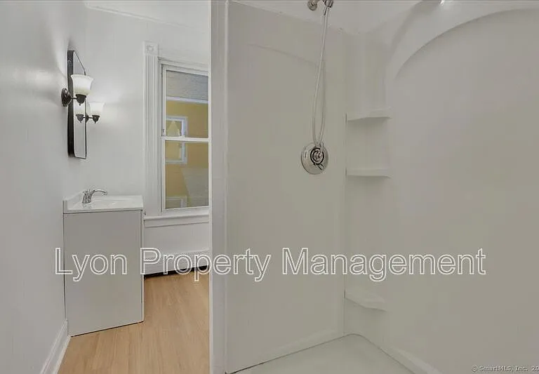 251-253 Jackson St #253 — Photo 3