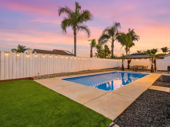 10660 Braverman Dr, Santee, CA 92071