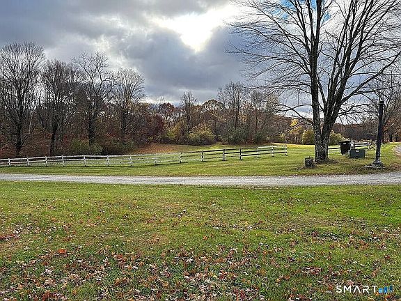 3rd image of 2581 Litchfield Road