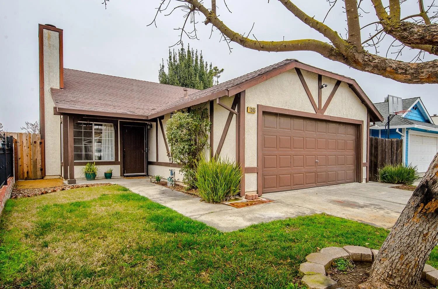 1365 Elwood St photo 1