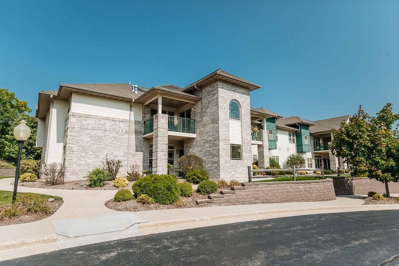 470 North Silverbrook DRIVE UNIT 206, West Bend, WI 53090 Zillow