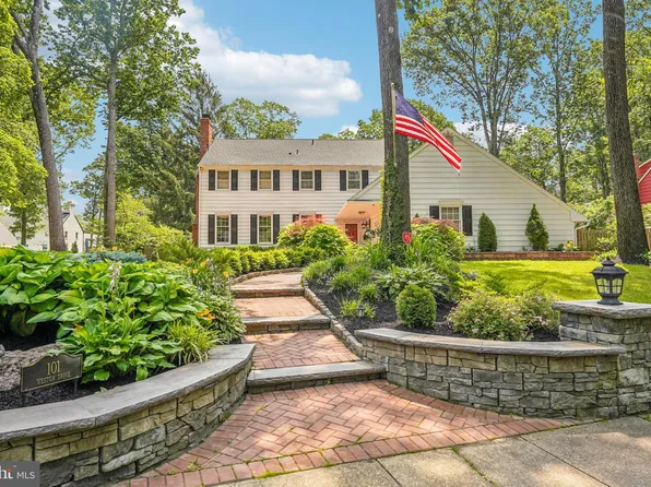 101 Weston Dr, Cherry Hill, NJ 08003