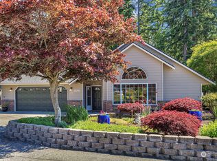 378 Macbrae Dr, Camano Island, WA 98282