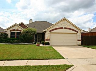908 Glenview Dr, Aubrey, TX 76227