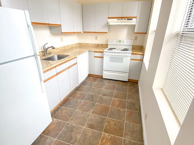 Tuscany Apartments — Photo 47