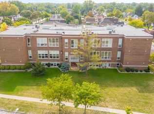 5955 Ontario St #302, Windsor, ON N8S1W6