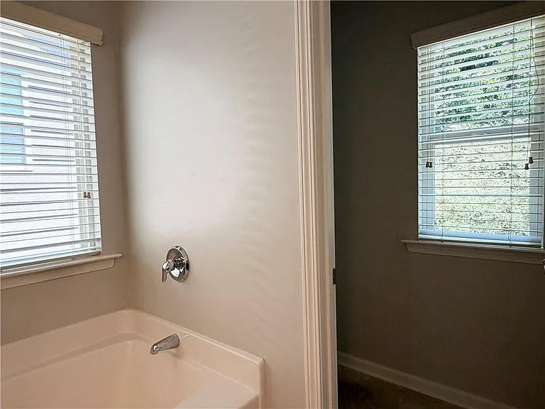 3051 Montauk Hill Dr — Photo 42