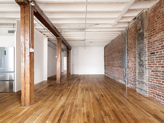 3rd image of 331 Greenwich St Fl 3