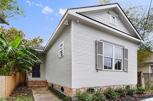 1st image of 810 Hagan Ave