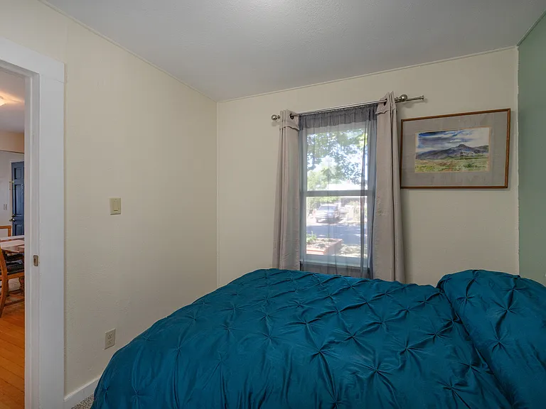 2431 Potter St — Photo 16
