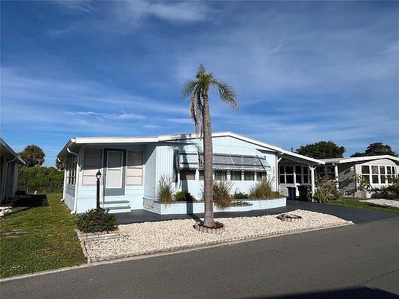 2nd image of 984 JOLANDA CIRCLE