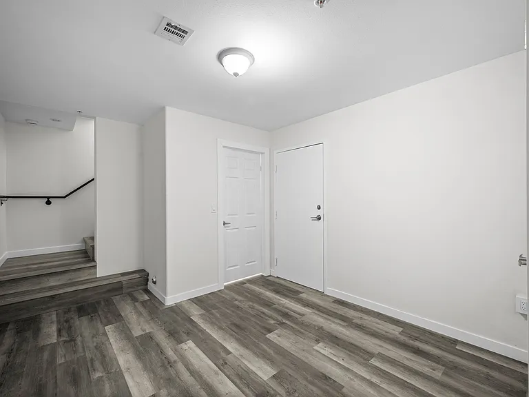 5521 Kester Ave #23 — Photo 28