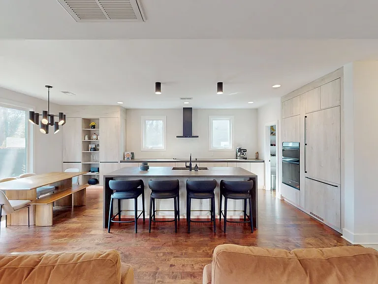 1220 Lomax Ave — Photo 11