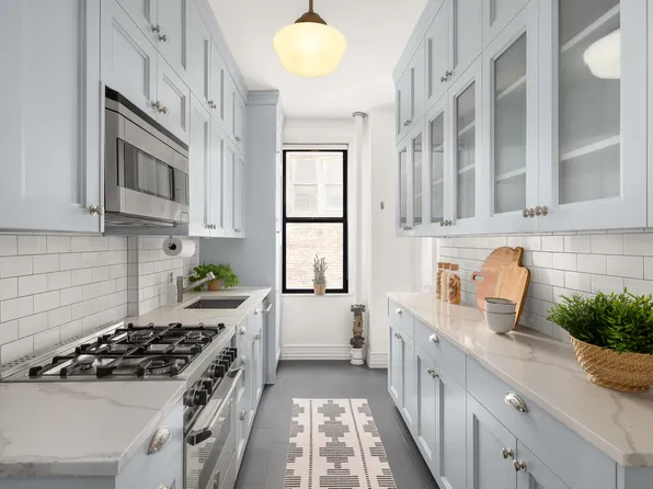 221 West 82nd Street image 4 of 7