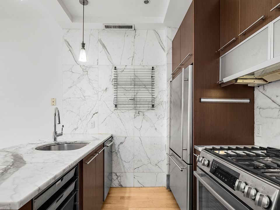 1st image of 200 16th St APT 3D